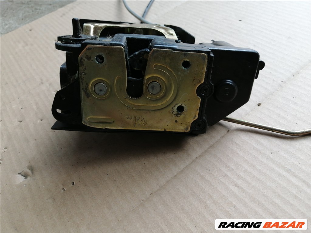 SsangYong Actyon Jobb hátsó ajtózár  3. kép