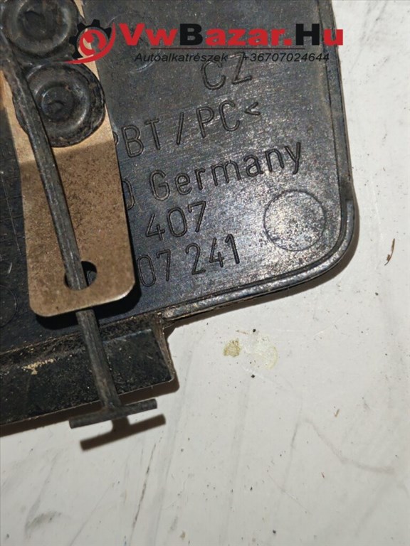 Vonószemtakaró fedél AUDI A4 B6 ezüst bal 8E0807241 3. kép