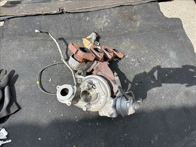 AUDI Q3 8U Turbó 017868