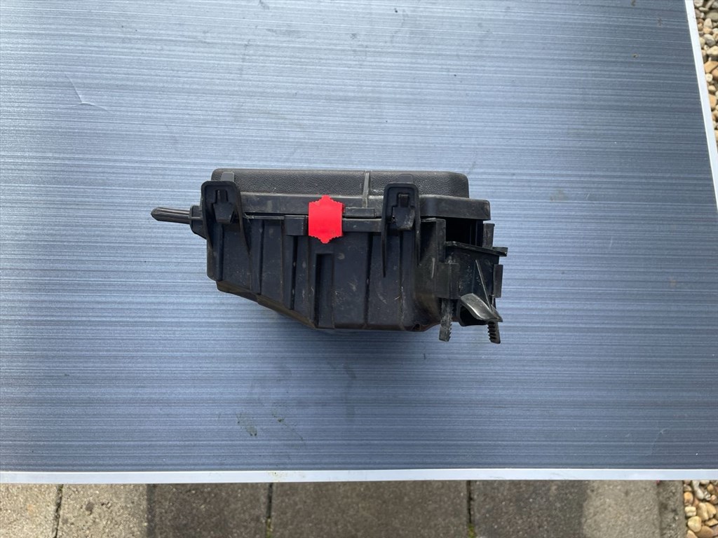 RENAULT SCÉNIC III JZ0/1_ Biztosítéktábla Doboz 011619 5. kép