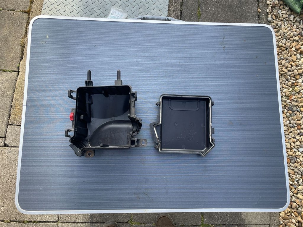 RENAULT SCÉNIC III JZ0/1_ Biztosítéktábla Doboz 011619 6. kép