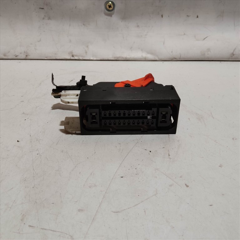 205424 Toyota Yaris III. 2011-2014 Abs elektromos csatlakozó 44540-0D130 , 06.2102-3680.4  1. kép