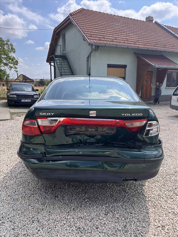Seat Toledo II bontott alkatrészei 2. kép