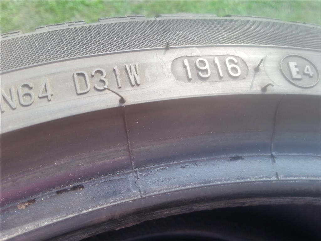  215/40R17 Continental újszerű téli gumi garnitúra 8. kép