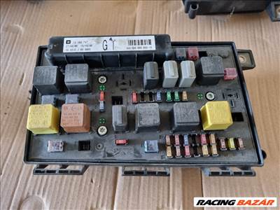 Opel Astra H Biztosítéktábla Motortér 6139 ,  13206747