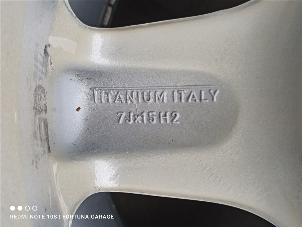 4x100 / 4x114,3 15" Titanium használt alufelni garnitúra 7. kép