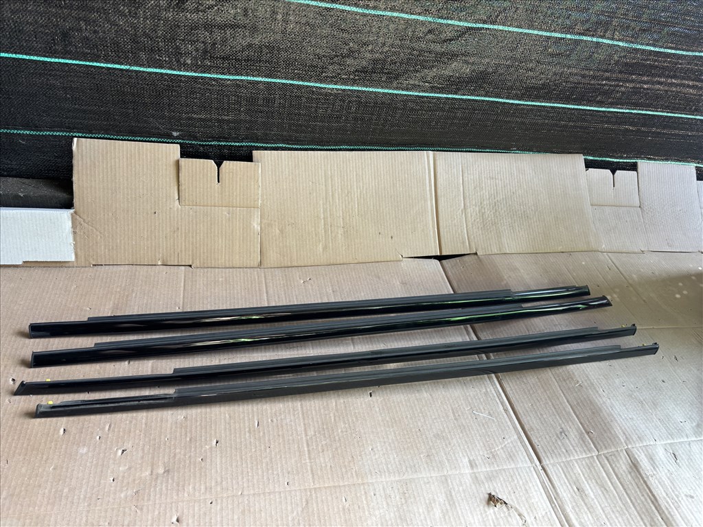 Hyundai Ioniq 5 Vízlehúzó jobb első 1. kép