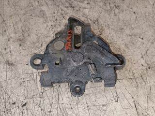 Toyota Yaris (XP10) Csomagtérajtó Zárszerkezet *143458*