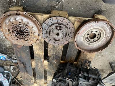 FORD TRANSIT Dobozos  Kuplung Szett Lendkerékkel