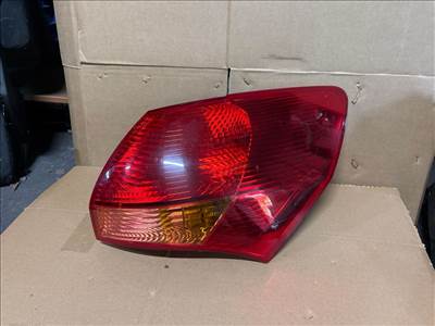 KIA VENGA YN Jobb Külső Hátsó Lámpa