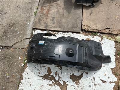 MAZDA MX-5 III NC Bal első Dobbetét (Kerékjárati, Műanyag)