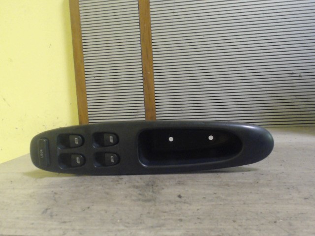 ALFA ROMEO ROMEO 156 97-03 Bal első ablakemelő kapcsoló 1. kép