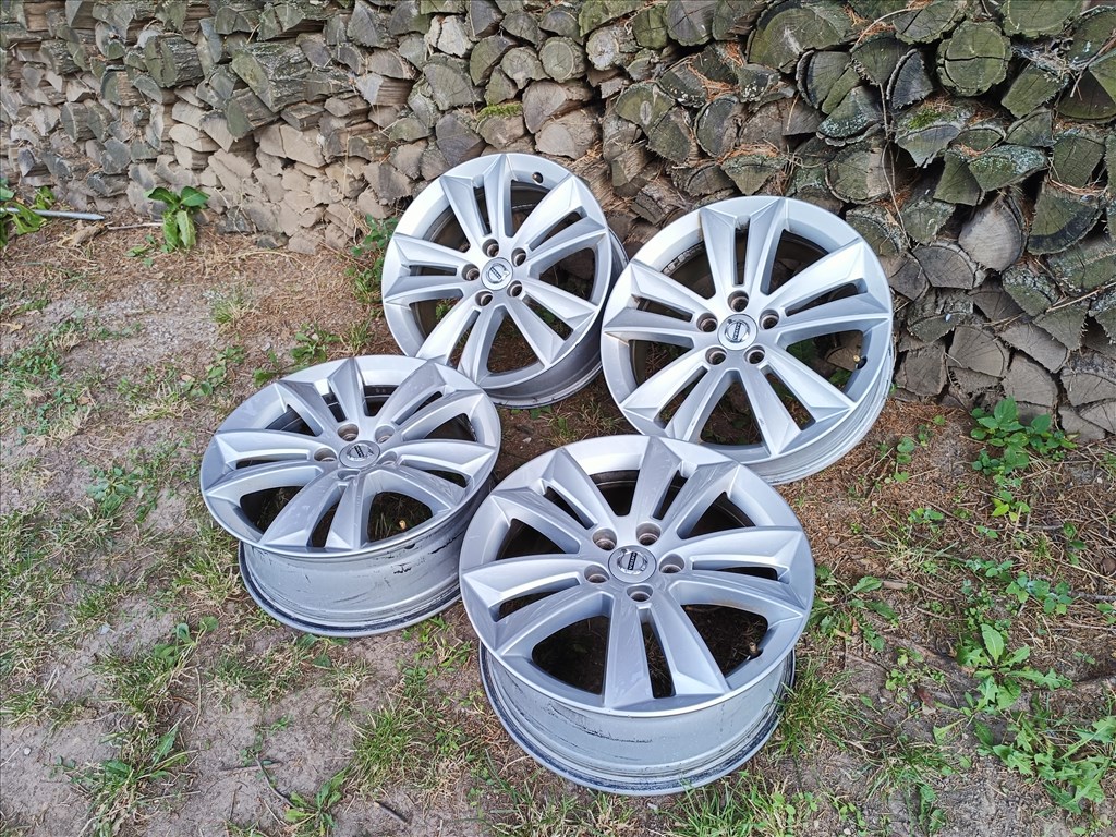  5x108 lyukosztású 7J Volvo 17" újszerű (gyári felni) alufelni 3. kép