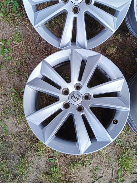  5x108 lyukosztású 7J Volvo 17" újszerű (gyári felni) alufelni 6. kép