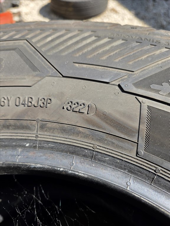  225/7516" C újszerű Barum snovanis 3  téli gumi  4. kép
