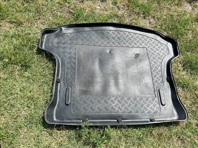 Csomagtértálca Nissan Quashqai 2008-14