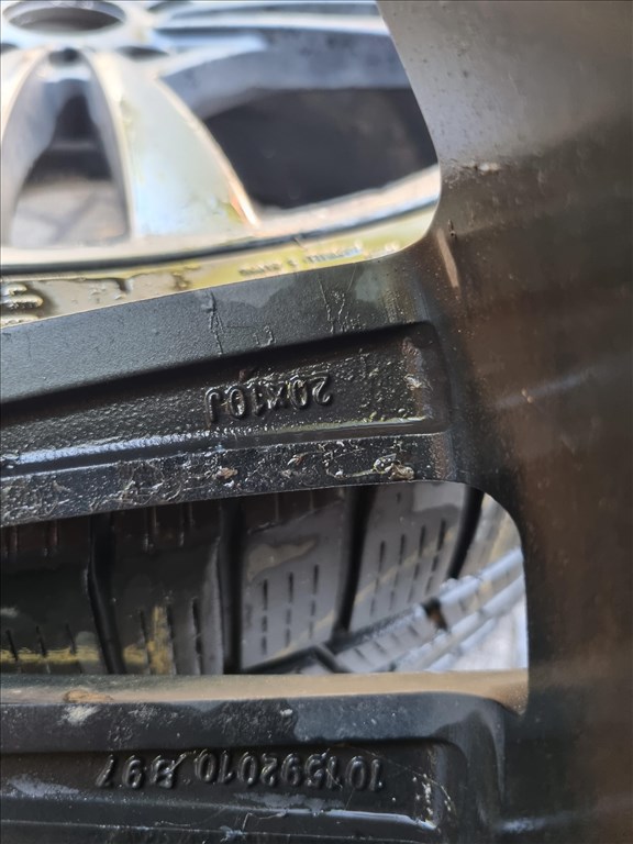  5x120 lyukosztású 20" használt alufelni, rajta 275/40 használt Pirelli téli gumi  6. kép