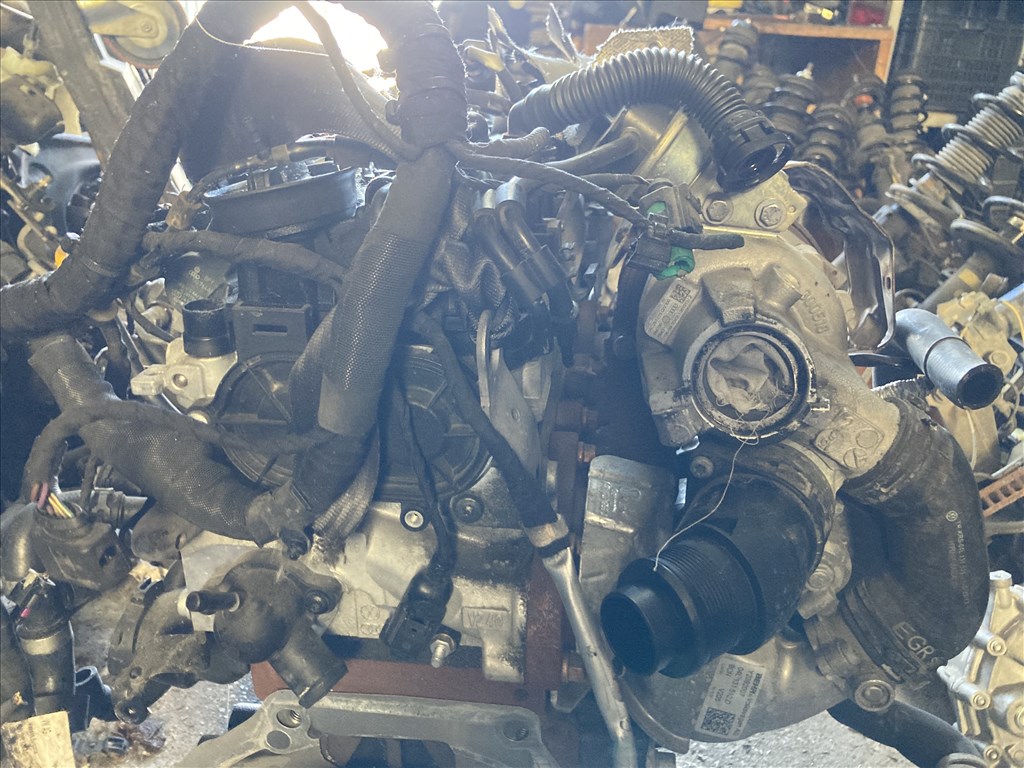 Volkswagen Golf VII 2.0 TDI BMT CRB 2.0 CrTdi motor komplett turbó üzemanyag befecskendező rendszer  5. kép