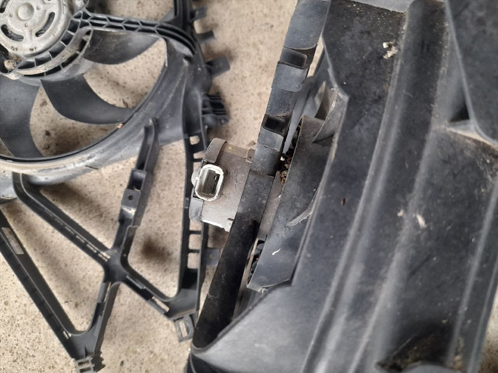 Opel Corsa C 1.0 Hűtőventilátor 2647 ,  24445149 3. kép