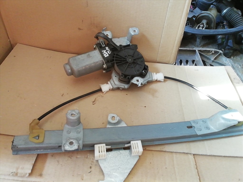 Nissan Qashqai (J10) Bal hátsó Ablakemelő Szerkezet  1. kép