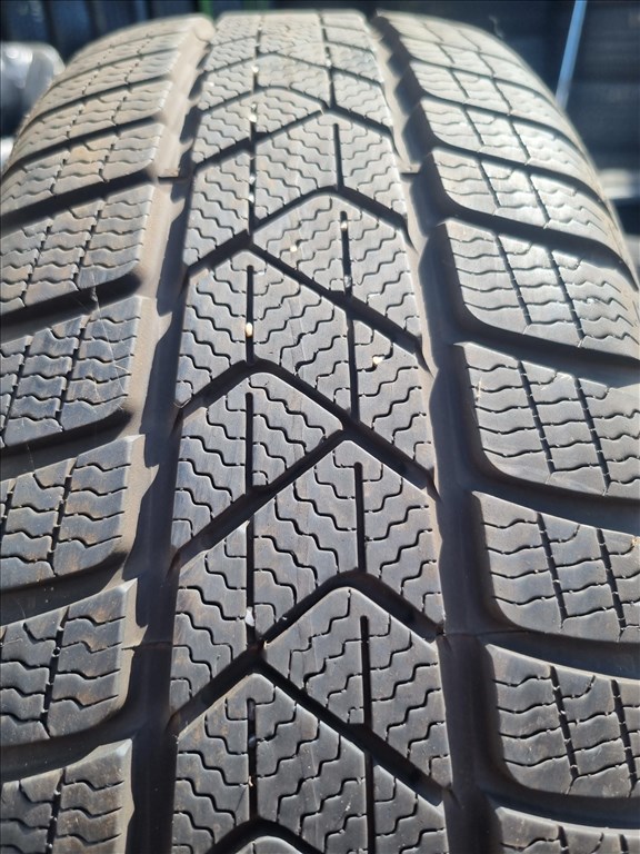 205/5017" újszerű Pirelli Scorpion 3 téli gumi 4db  4. kép
