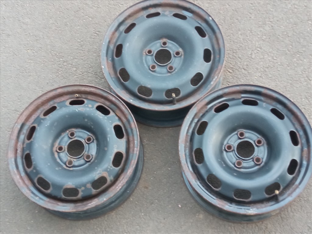  5x112 lyukosztású 6JJ 15" használt (gyári felni) lemezfelni 1. kép