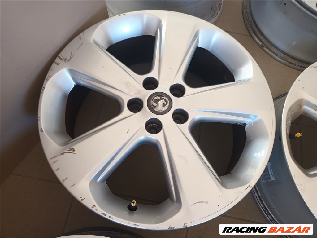 Opel j astra k astra mokka  5x105 lyukosztású 7JJ 18" használt gyári alufelni tkn 10 4. kép