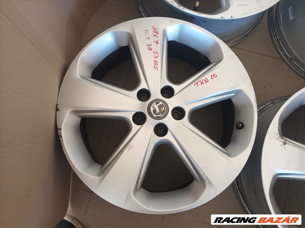 Opel j astra k astra mokka  5x105 lyukosztású 7JJ 18" használt gyári alufelni tkn 10 5. kép
