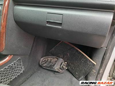 Mercedes A 200 CDI W169 kesztyűtartó 