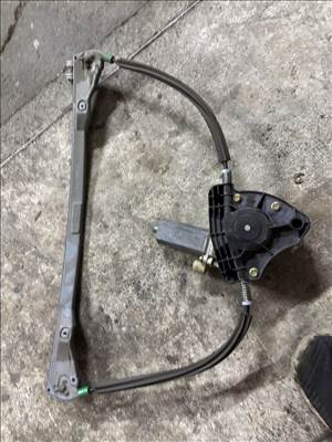 Renault Clio II Bal első ablakemelő motorral 0130822020