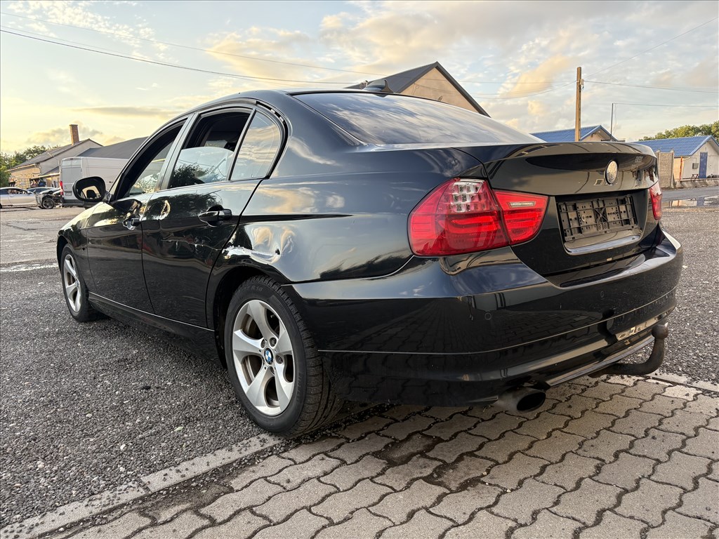 BMW 320 (E90, E91, E92, E93) bontott alkatrészei 4. kép