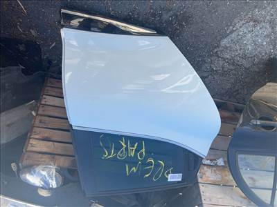 RENAULT CLIO IV  Jobb hátsó Ajtó (Részeivel) 006225