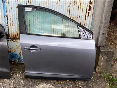 RENAULT MEGANE III Ferdehátú BZ0_ Jobb első Ajtó (Részeivel)