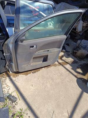 Ford Mondeo Mk3 Jobb első ajtó  mo3je