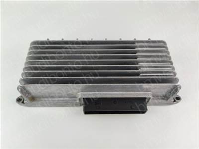AUDI A4 B8 (8K2) Erősítő (8T0035223J)