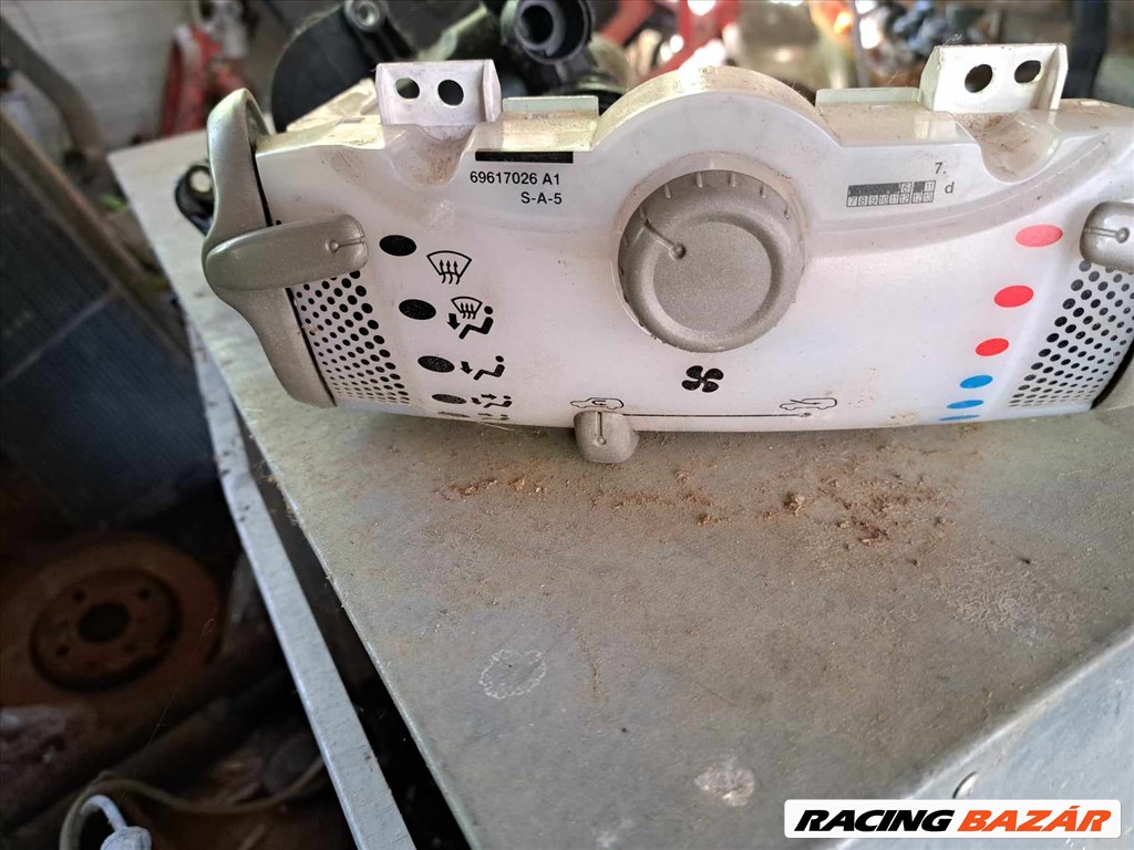 Toyota Aygo (AB10/AB20/AB30) 1.0i fűtéskapcsoló  1. kép