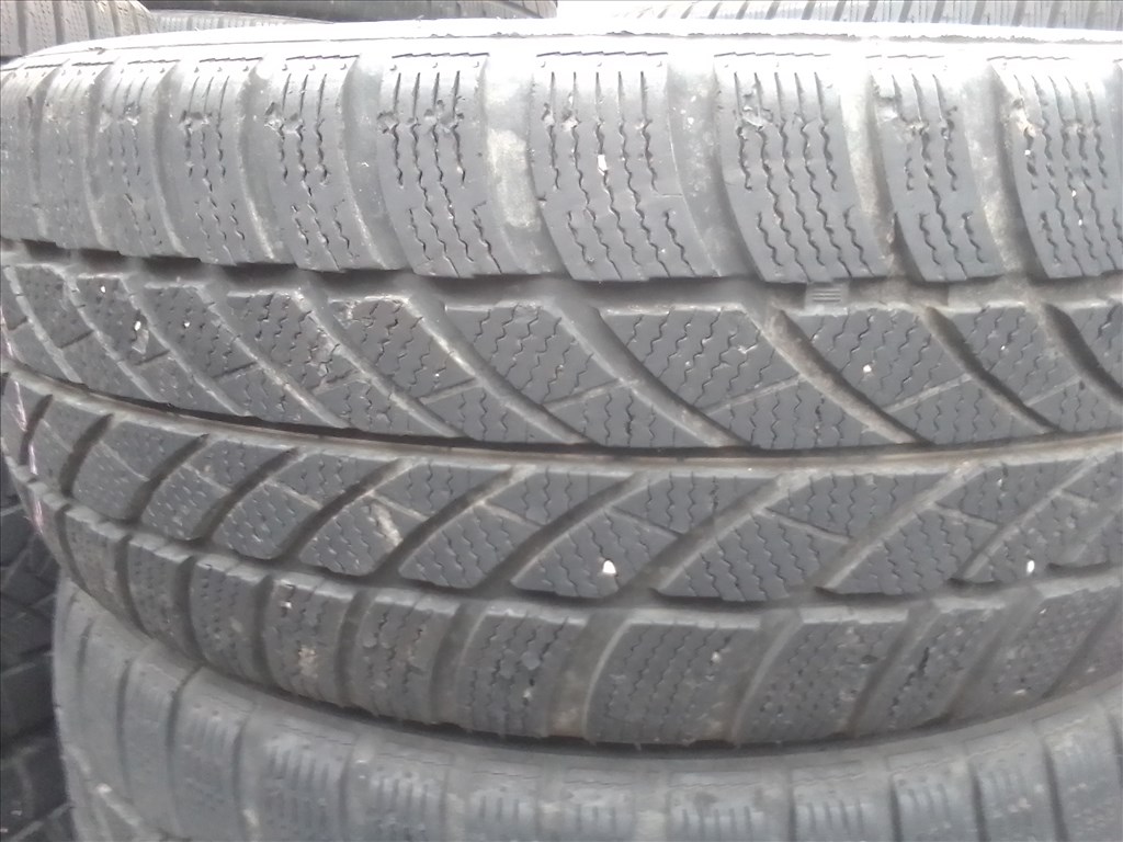  185/55R15 Maxxis téli gumi garnitúra 2. kép