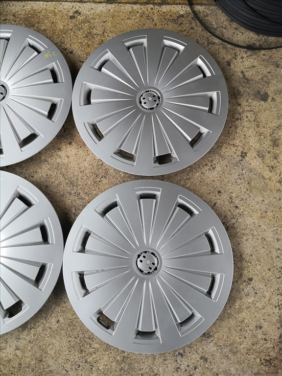 16-os Gyári Audi dísztárcsa 15000ft a 4db/22/ 1. kép