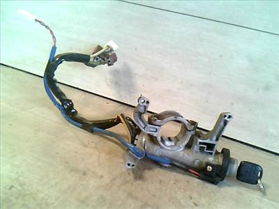 SUZUKI SWIFT 96-05 Gyújtáskapcsoló házzal