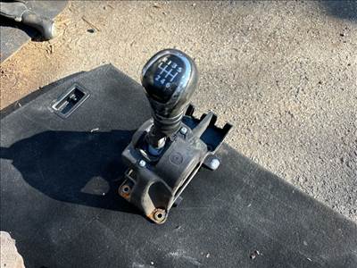 NISSAN PULSAR C13 Váltó Kulissza