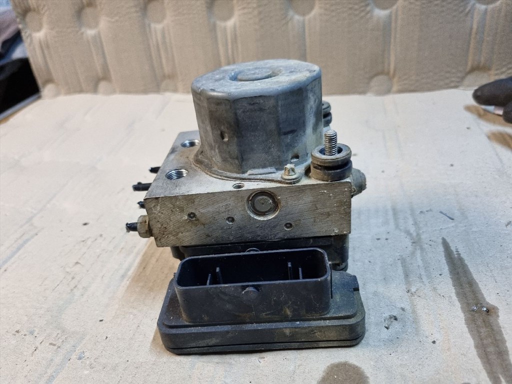 Opel Corsa E ABS Kocka 4668 ,  2265106516 1. kép