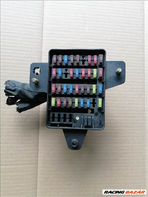 SsangYong Rexton Biztosítéktábla  8111008000