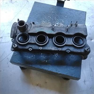 MAZDA MPV 99-05 Szelepfedél