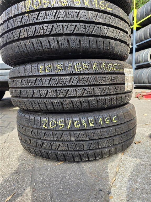  205/6516"C újszerű Pirelli Carrier winter  teher téli gumi 2. kép