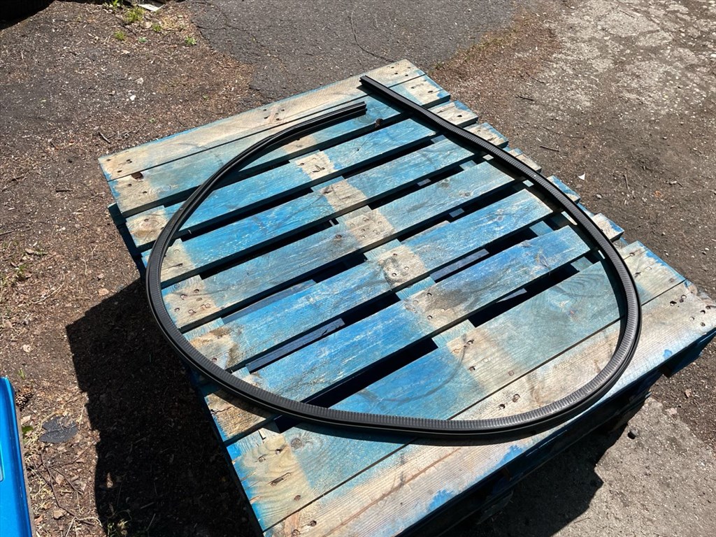 FORD FOCUS IV  Jobb hátsó Gumikéder 3. kép