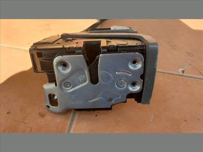 Opel Insignia B Jobb első ajtózár AM4 13597530