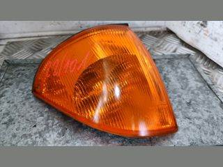 Suzuki Swift II Jobb első Irányjelző *106828*