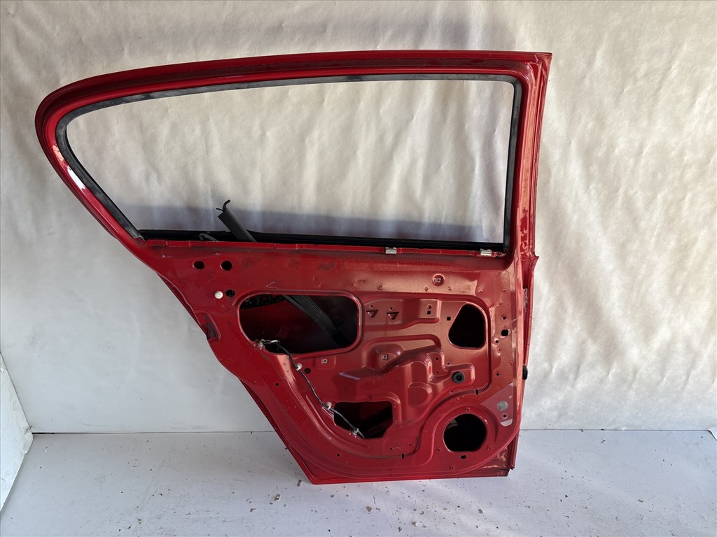 13236 Opel Astra H Bal hátsó Ajtó Piros 5 ajtós 4. kép