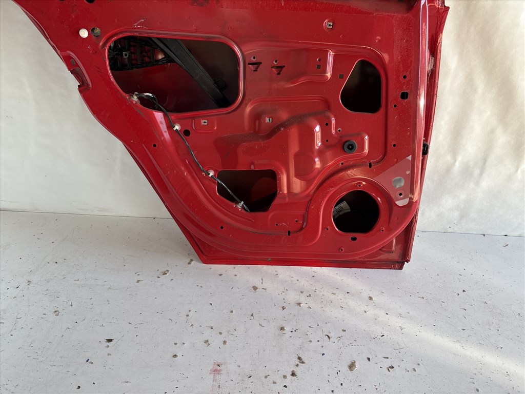 13236 Opel Astra H Bal hátsó Ajtó Piros 5 ajtós 6. kép