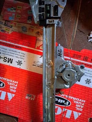 Mitsubishi Grandis jobb hátsó ablakemlő ablakemelő szerkezet 